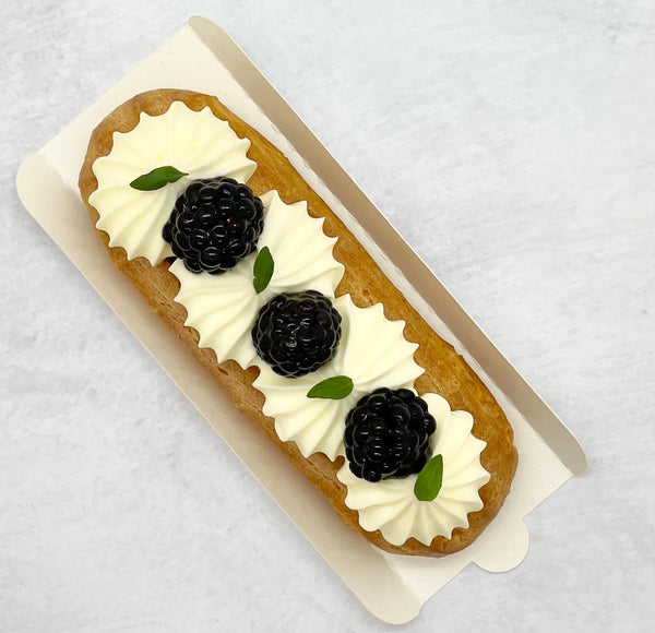 Eclair #62 Vanilla and blackberries